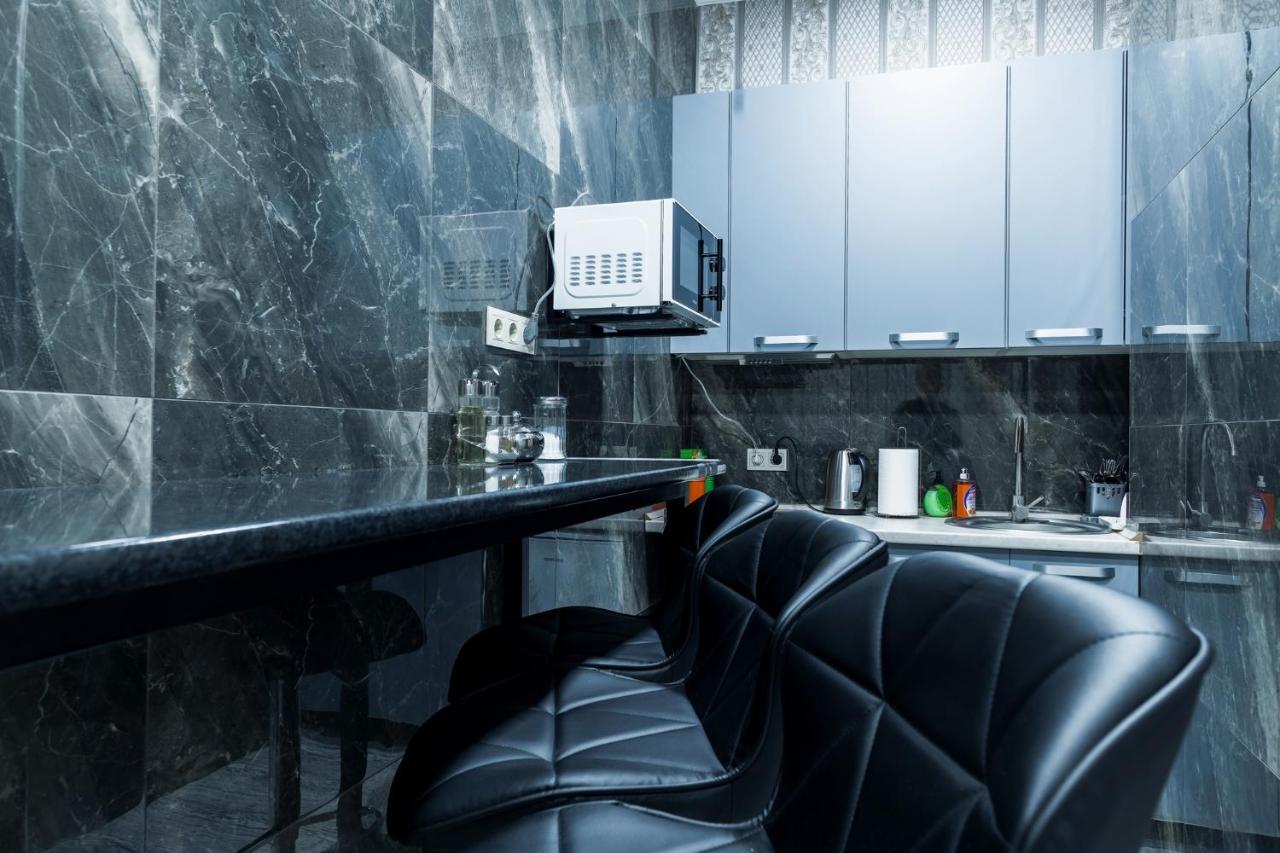 Mini Hotel Barvy Lvova On Horodotska St. 외부 사진