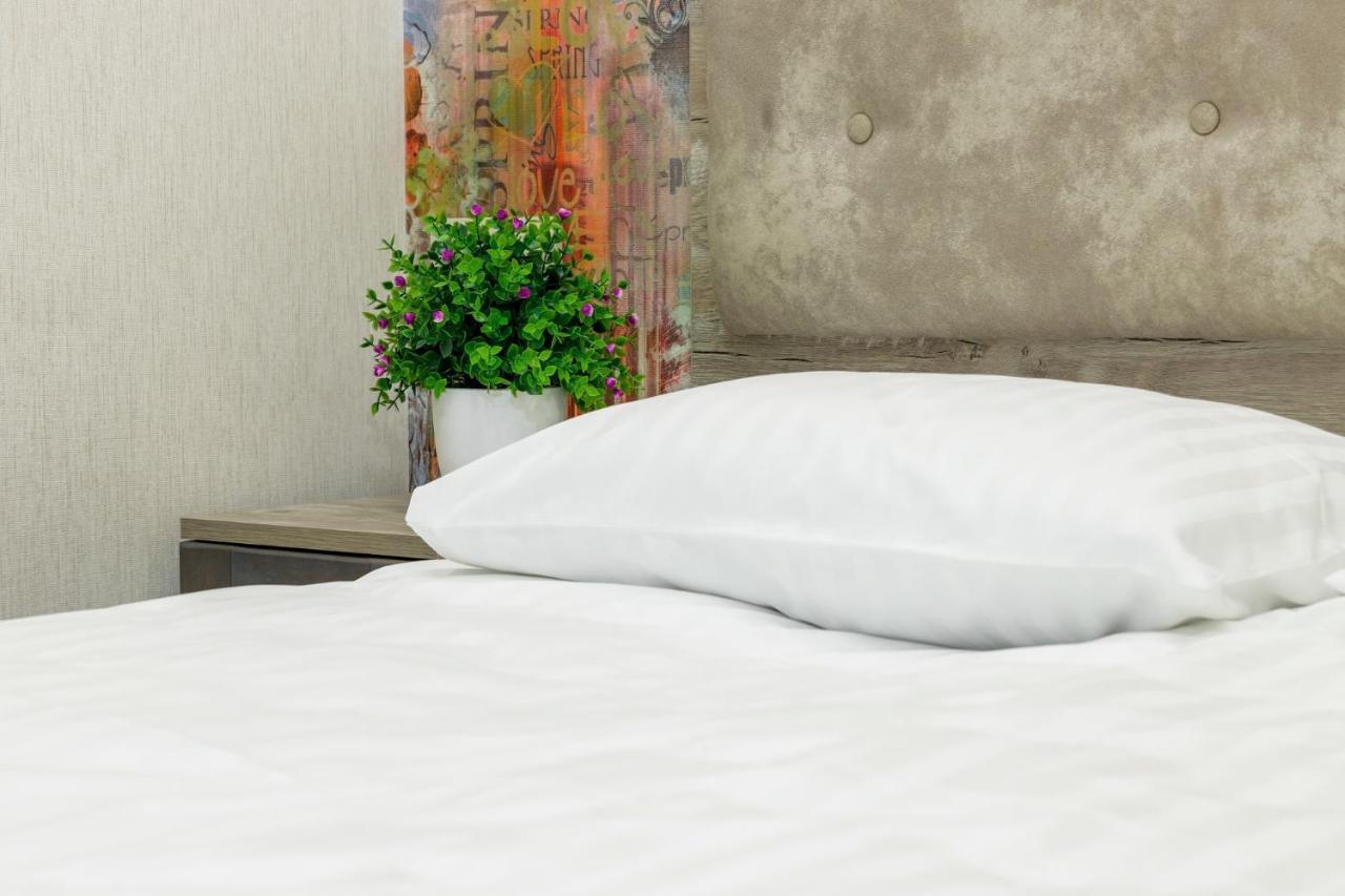 Mini Hotel Barvy Lvova On Horodotska St. 외부 사진