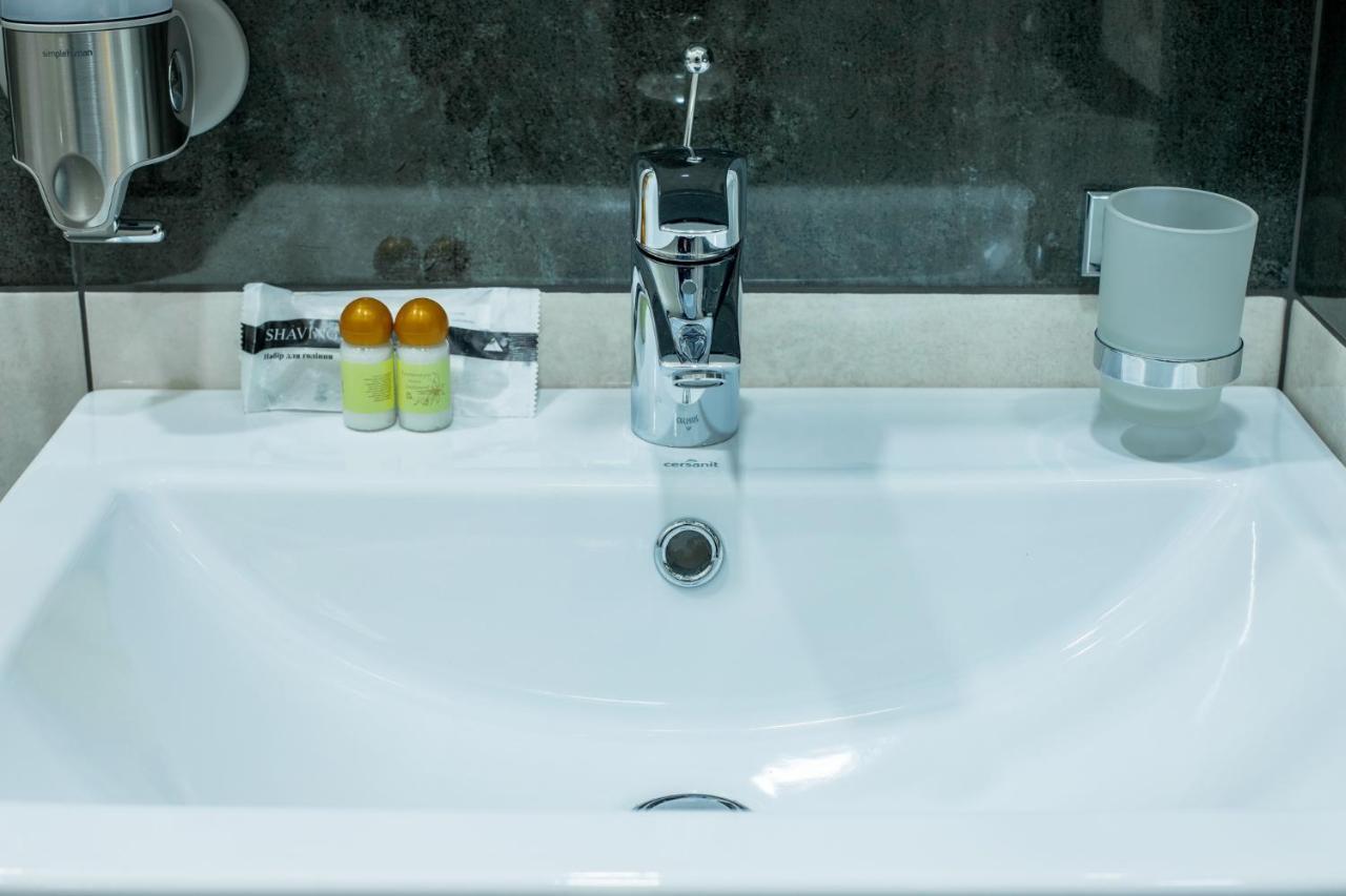 Mini Hotel Barvy Lvova On Horodotska St. 외부 사진